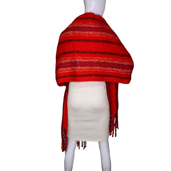 Modena NWT Fringe Scarf Blanket Plaid Red Black - Picture 6 of 13